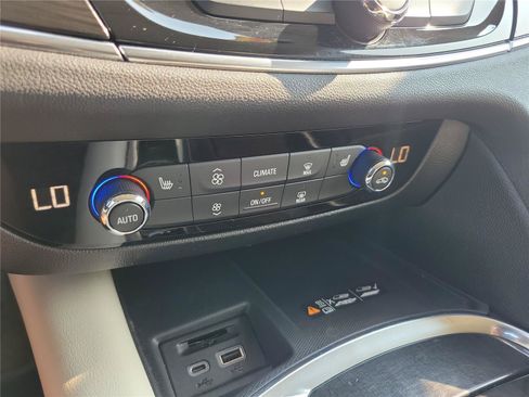Used 2023 Buick Enclave Essence w/ Experience Buick Package FWD image 27