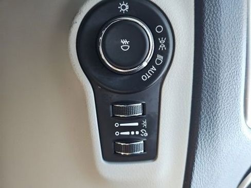 Used 2019 Jeep Compass Latitude w/ Popular Equipment Group image 32