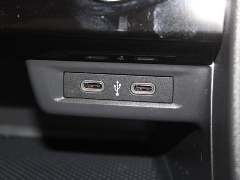 Used 2022 Volkswagen Jetta SE image 22