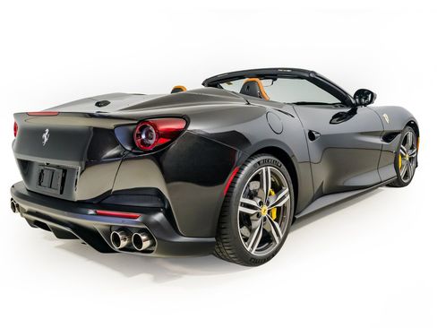 Used 2020 Ferrari Portofino image 19