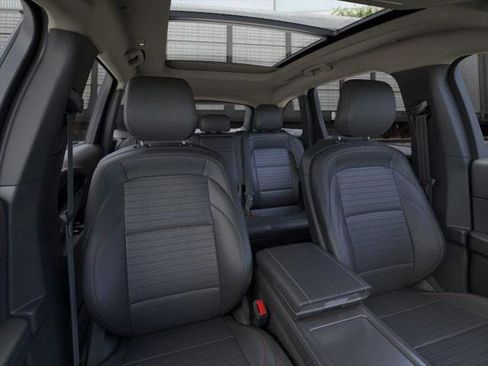 New 2026 Lincoln Nautilus Reserve w/ Jet Appearance Package image 10