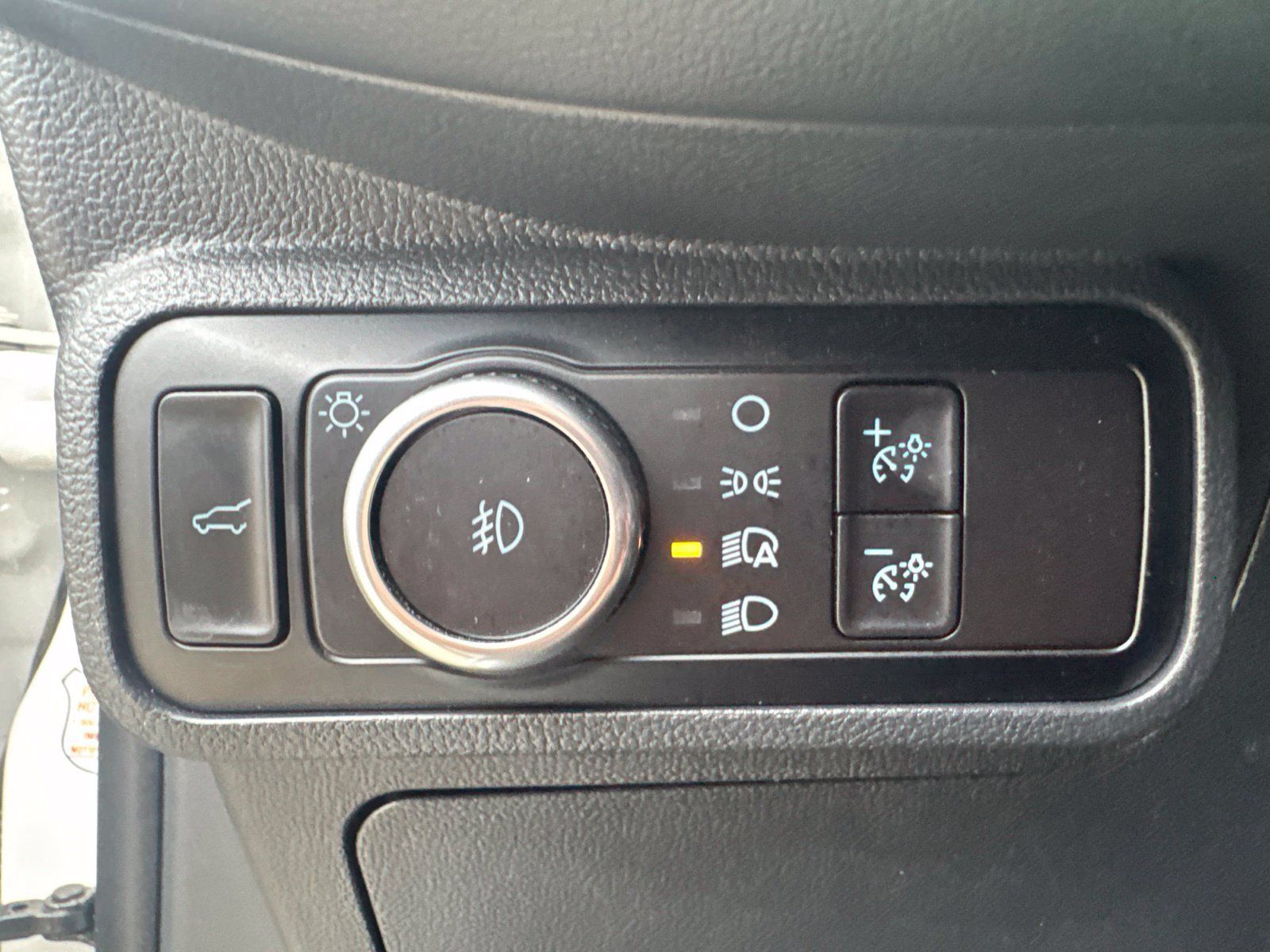 Used 2025 Ford Explorer ST-Line w/ ST-Line Street Pack AWD/4WD image 12