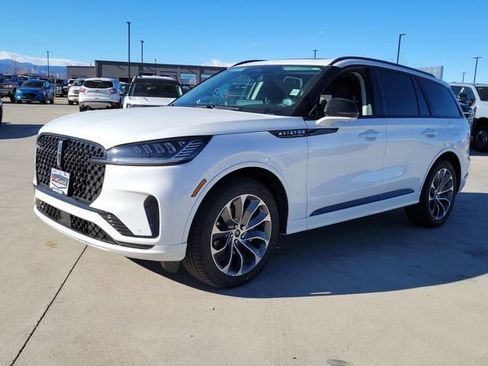 New 2026 Lincoln Aviator AWD w/ Jet Appearance Package image 4