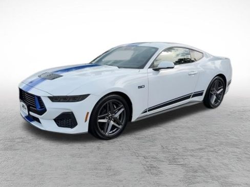 Used 2025 Ford Mustang GT Premium RWD image 4