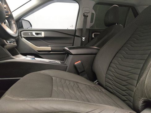 Used 2021 Ford Explorer XLT RWD image 17