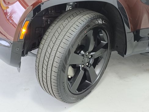 New 2026 Land Rover Defender 130 X-Dynamic SE image 33