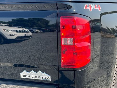 Used 2015 Chevrolet Silverado 1500 High Country w/ High Country Premium Package AWD/4WD image 13