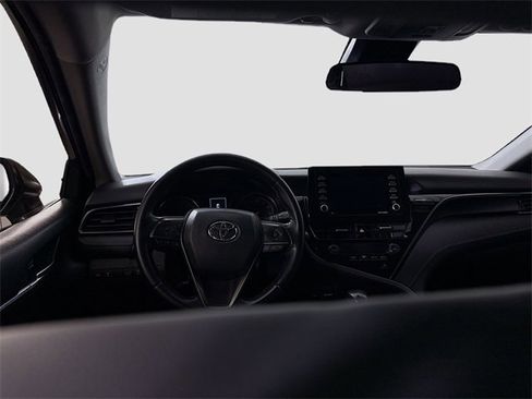 Used 2021 Toyota Camry SE image 20