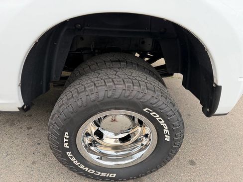 Used 2017 RAM 3500 Tradesman w/ Chrome Appearance Group image 39