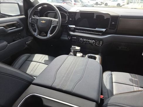 Certified 2025 Chevrolet Silverado 1500 High Country w/ Technology Package image 32