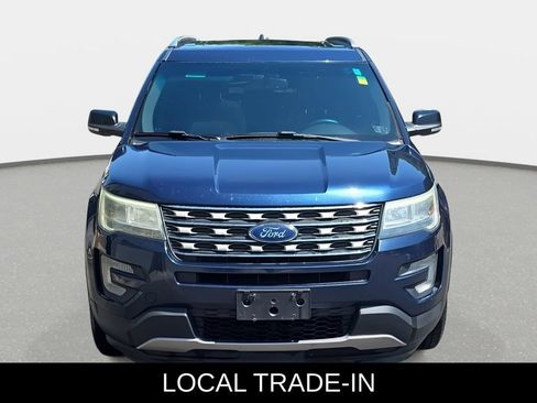 Used 2016 Ford Explorer XLT w/ Equipment Group 201A AWD/4WD image 2