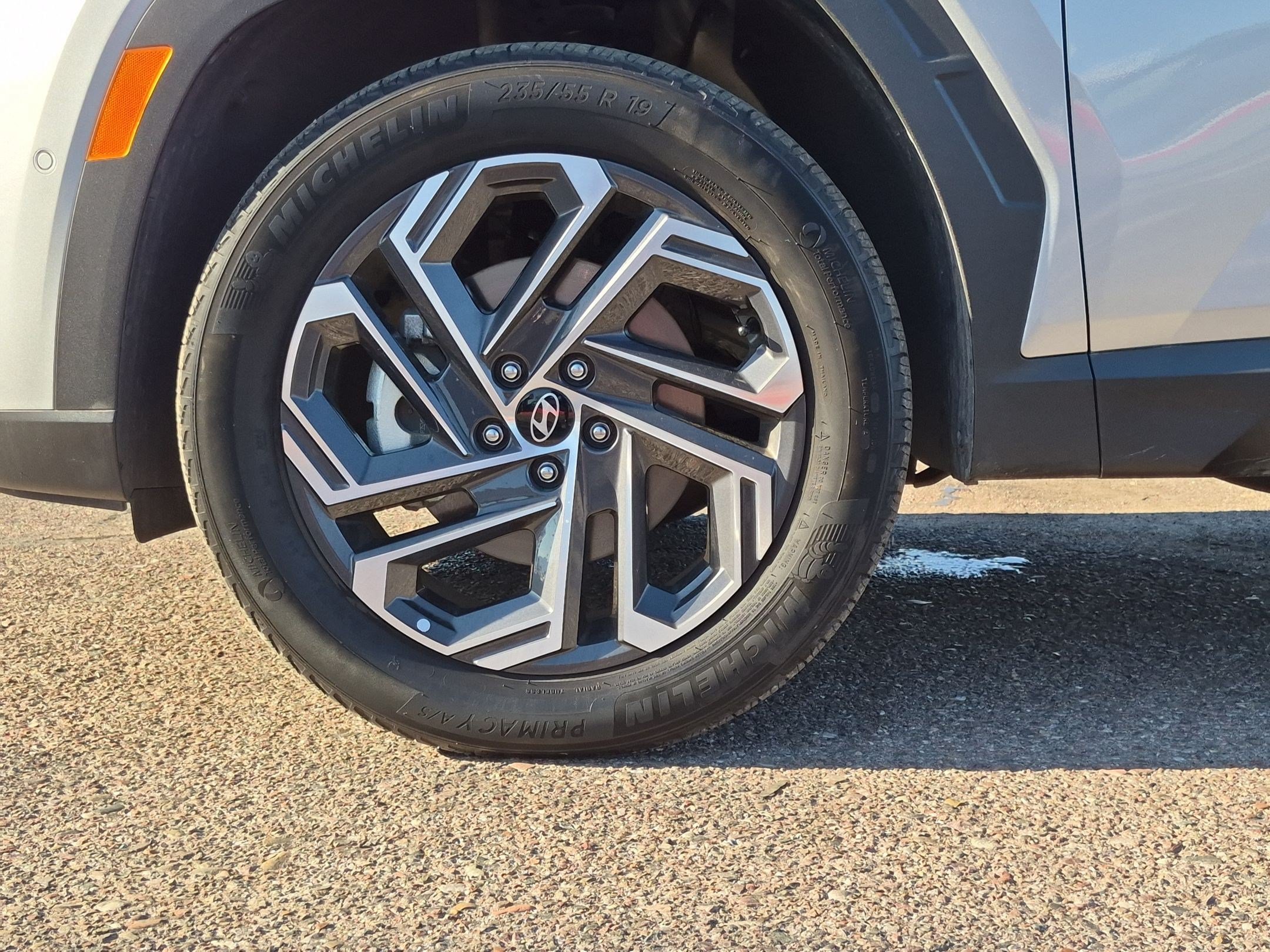 Certified 2025 Hyundai Tucson Limited AWD/4WD image 10