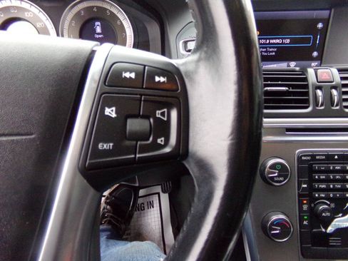 Used 2013 Volvo XC60 3.2 FWD image 28