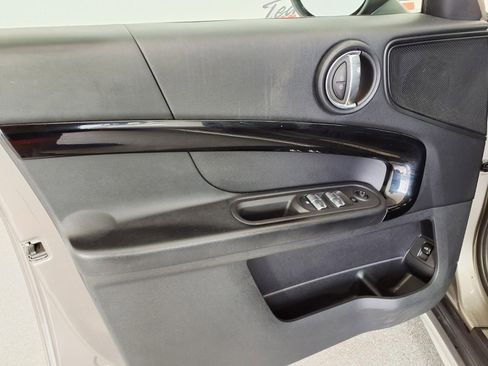 Used 2019 MINI Cooper Countryman w/ Storage Package FWD image 14