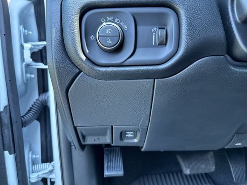 New 2026 RAM 3500 Tradesman AWD/4WD image 30