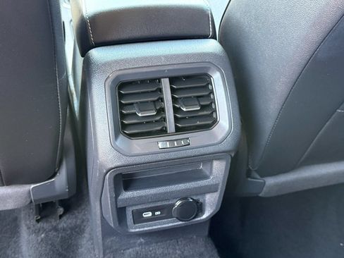 Used 2024 Volkswagen Tiguan SE AWD/4WD image 26
