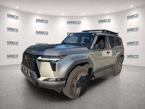 Used 2024 Lexus GX 550 AWD/4WD image 3