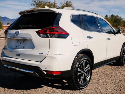 Used 2020 Nissan Rogue SV w/ Premium Package image 4