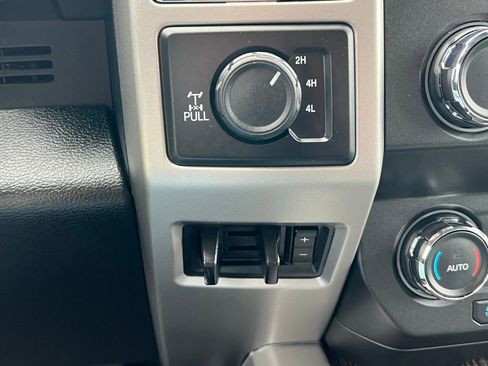 Used 2020 Ford F250 Lariat w/ Chrome Package image 33