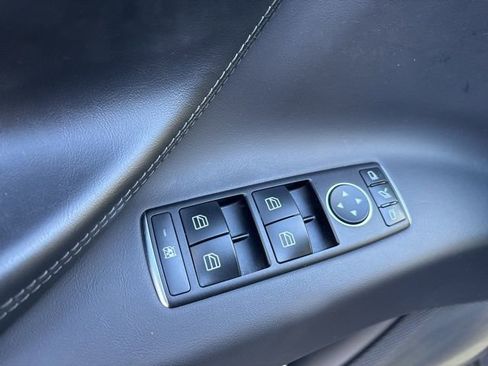 Used 2017 Tesla Model X image 16