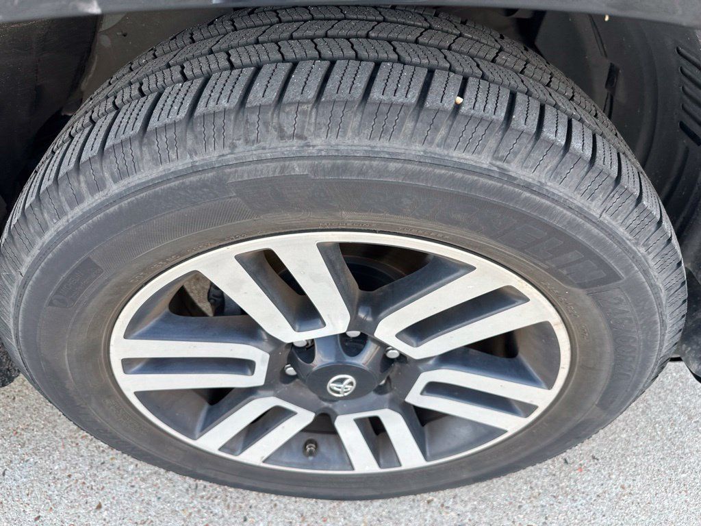 Used 2018 Toyota 4Runner Limited RWD image 20