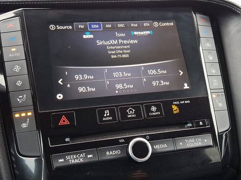 Used 2019 INFINITI QX50 Luxe w/ Navigation Package image 18