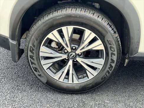 Used 2023 Nissan Rogue SV w/ SV Premium B Package image 8