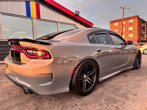 Used 2018 Dodge Charger R/T Scat Pack image 22