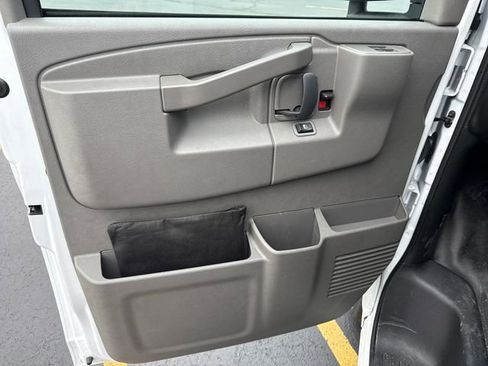 New 2025 Chevrolet Express 3500 Work Van w/ Power Convenience Package image 12