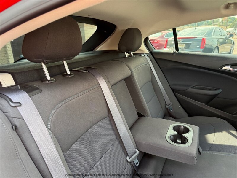Used 2017 Chevrolet Cruze LT w/ Sun And Sound Package FWD image 18