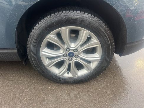 Used 2019 Ford Edge Titanium w/ Cold Weather Package image 9