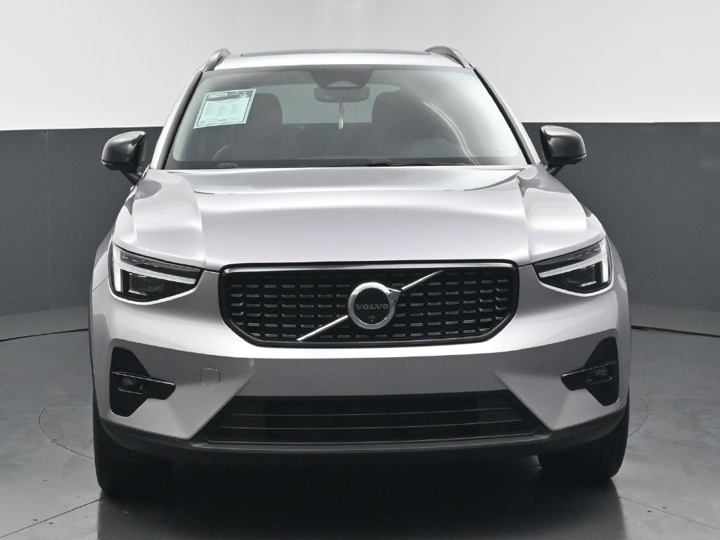 Used 2026 Volvo XC40 B5 Plus AWD/4WD image 7