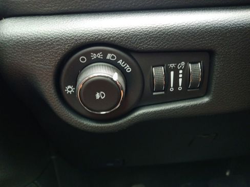 New 2026 Chrysler Pacifica Pinnacle FWD image 12