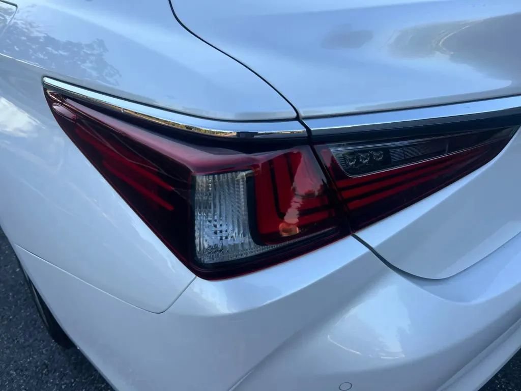 Used 2020 Lexus ES 350 w/ Premium Package FWD image 39