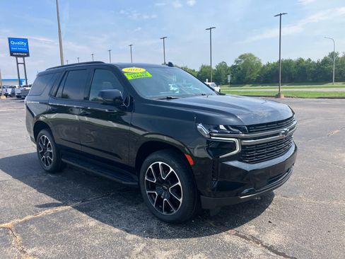Used 2022 Chevrolet Tahoe RST w/ Luxury Package AWD/4WD image 2