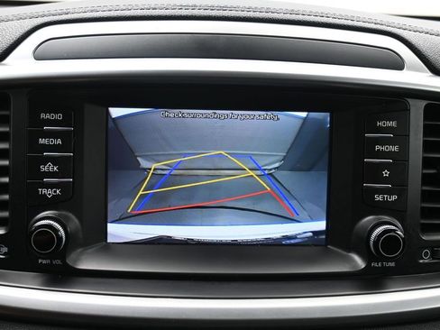 Used 2019 Kia Sorento LX FWD image 27