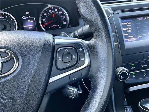 Used 2017 Toyota Camry SE FWD image 19