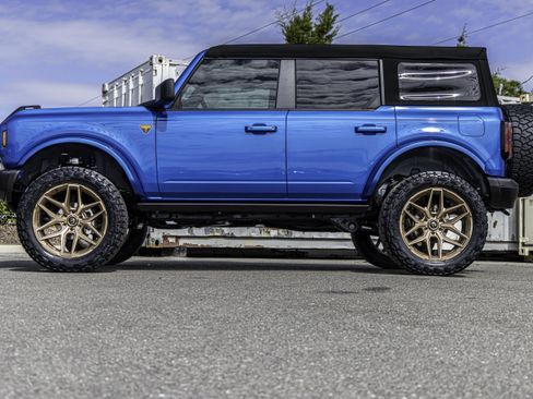 New 2025 Ford Bronco Badlands image 7