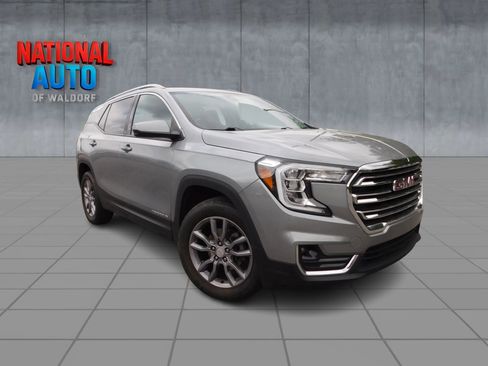 Used 2024 GMC Terrain SLT AWD/4WD image 1