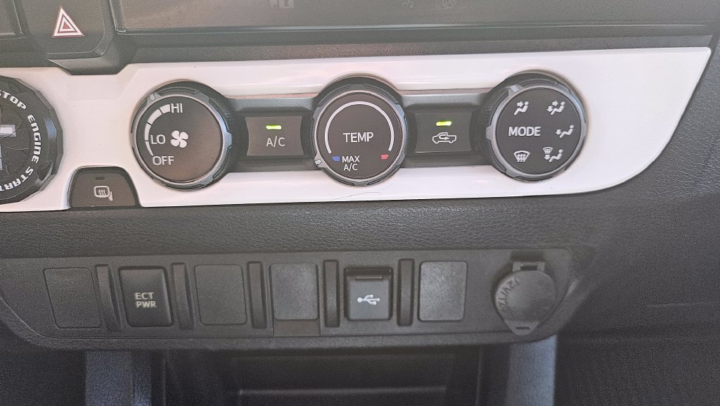 Used 2020 Toyota Tacoma SR RWD image 34