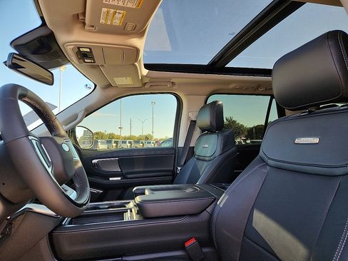 New 2025 Ford Expedition Max Platinum w/ Driver's Package image 7