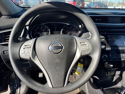 Used 2016 Nissan Rogue S image 16