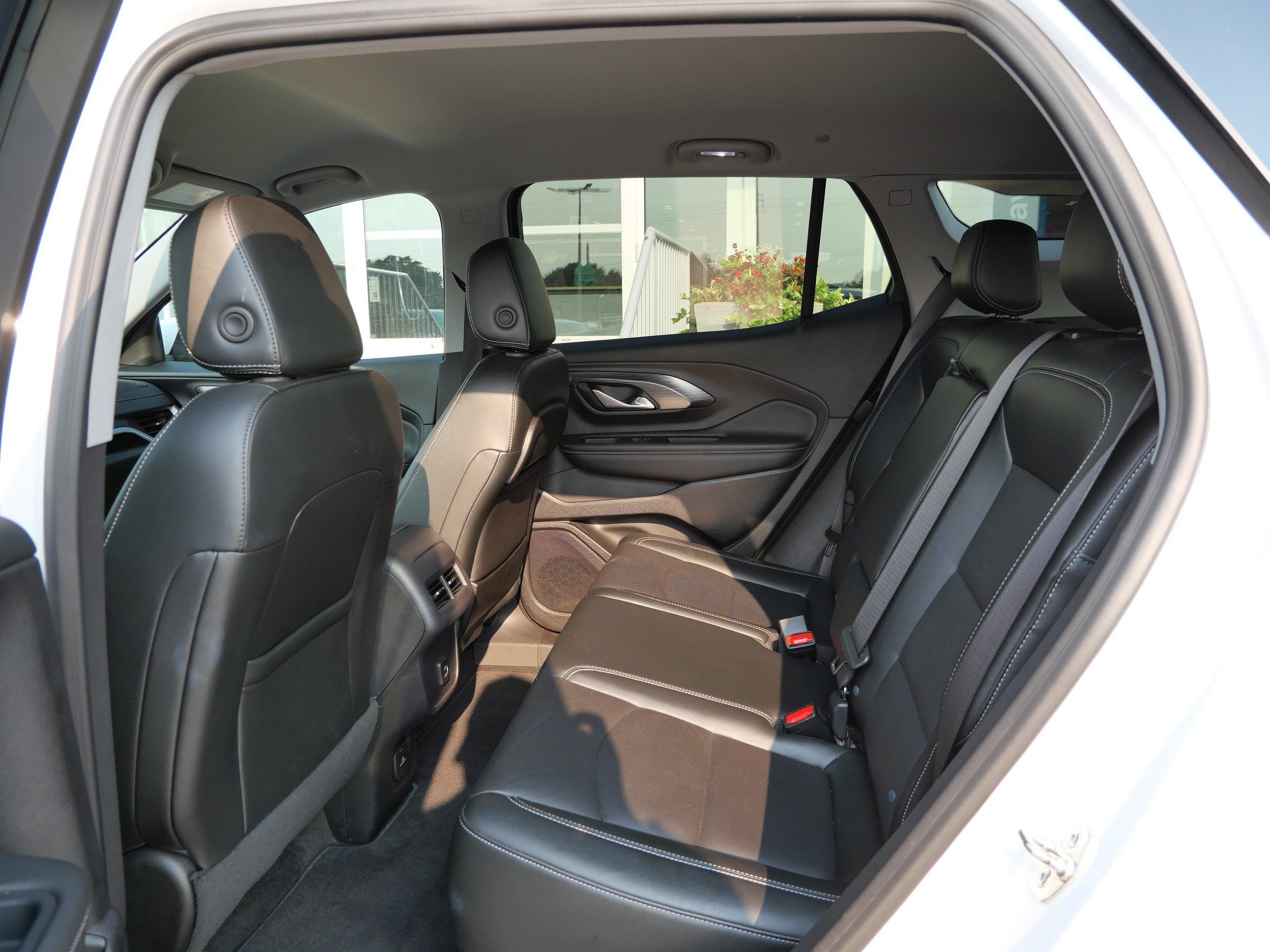Certified 2024 GMC Terrain SLT AWD/4WD image 9