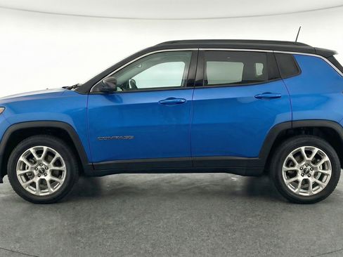 Used 2025 Jeep Compass Limited image 5