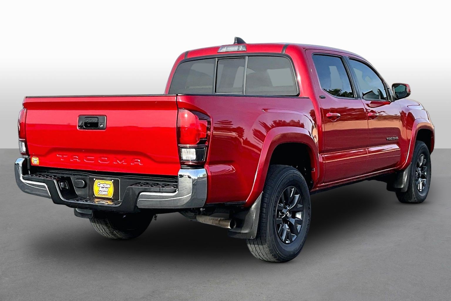 Used 2022 Toyota Tacoma SR5 w/ SR5 Appearance Package (SM) RWD image 2
