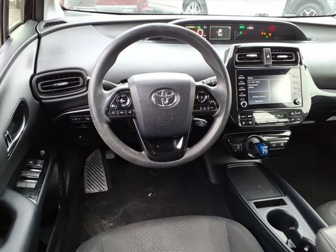 Used 2020 Toyota Prius L Eco image 8