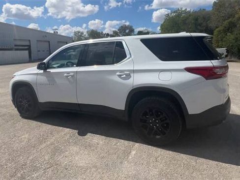 Used 2021 Chevrolet Traverse LS FWD image 6