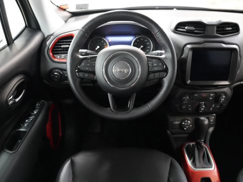 Used 2022 Jeep Renegade Trailhawk image 12