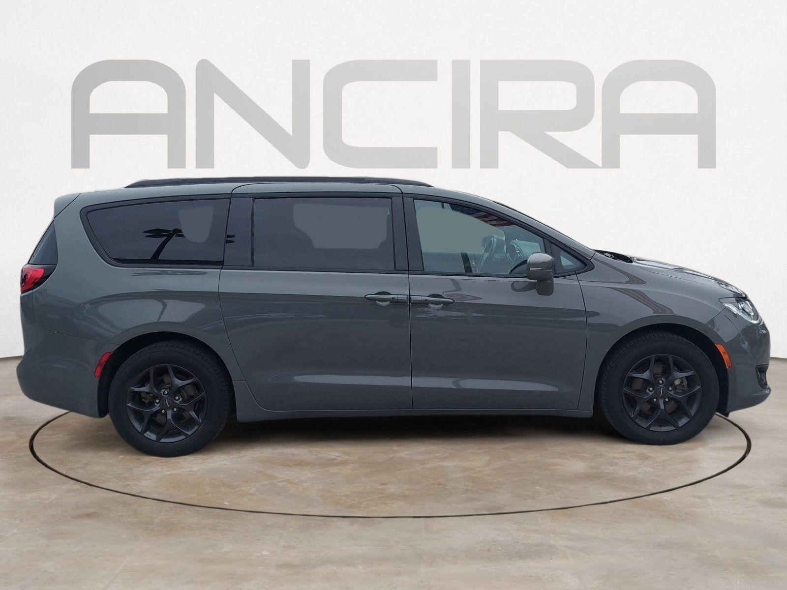 Used 2020 Chrysler Pacifica Limited w/ S Appearance Package FWD image 11