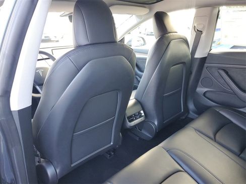 Used 2023 Tesla Model 3 Standard Range image 14